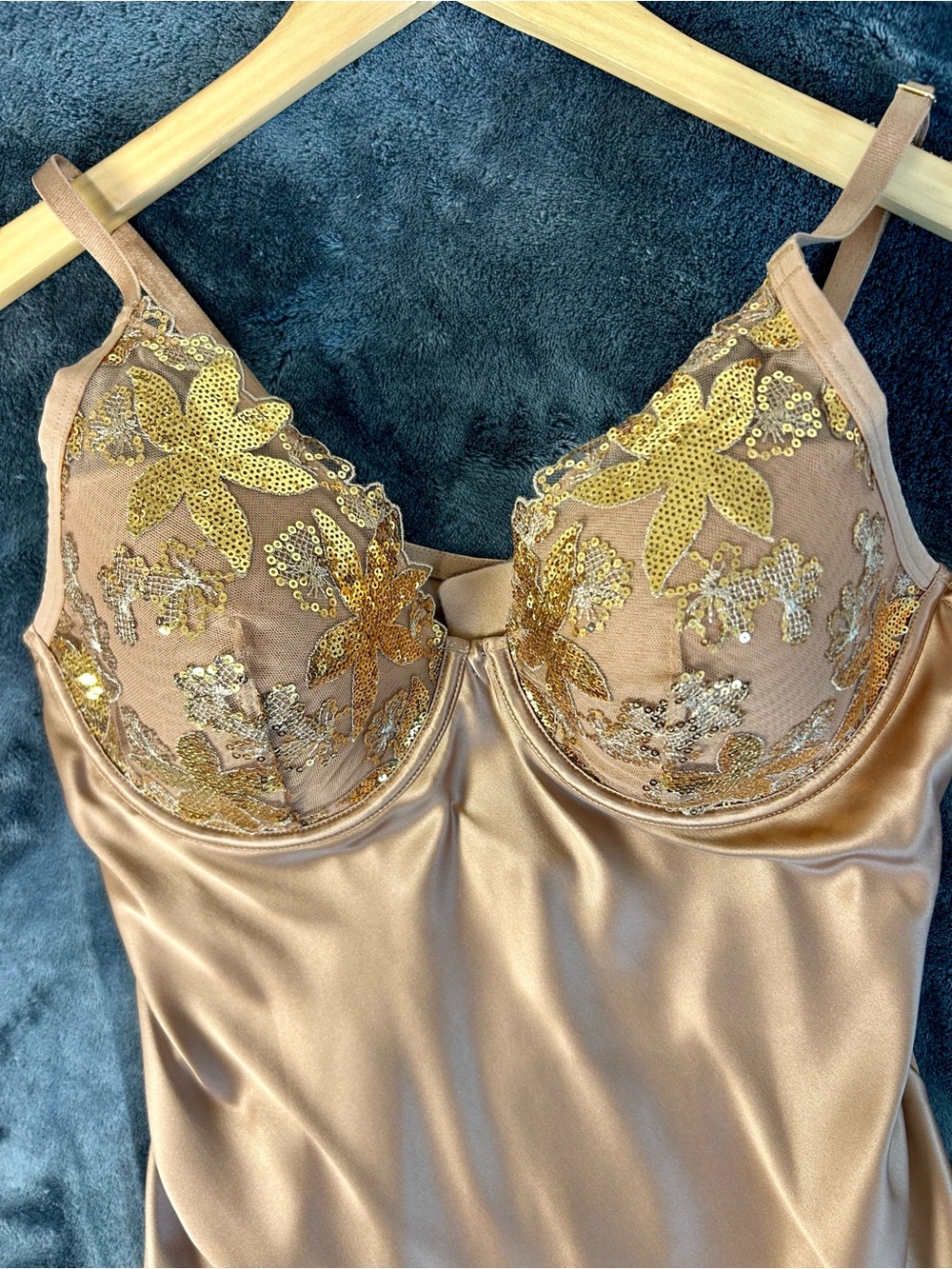 NWOT Victoria’s Secret Gold Sequined Ziggy Underwire Slip XL